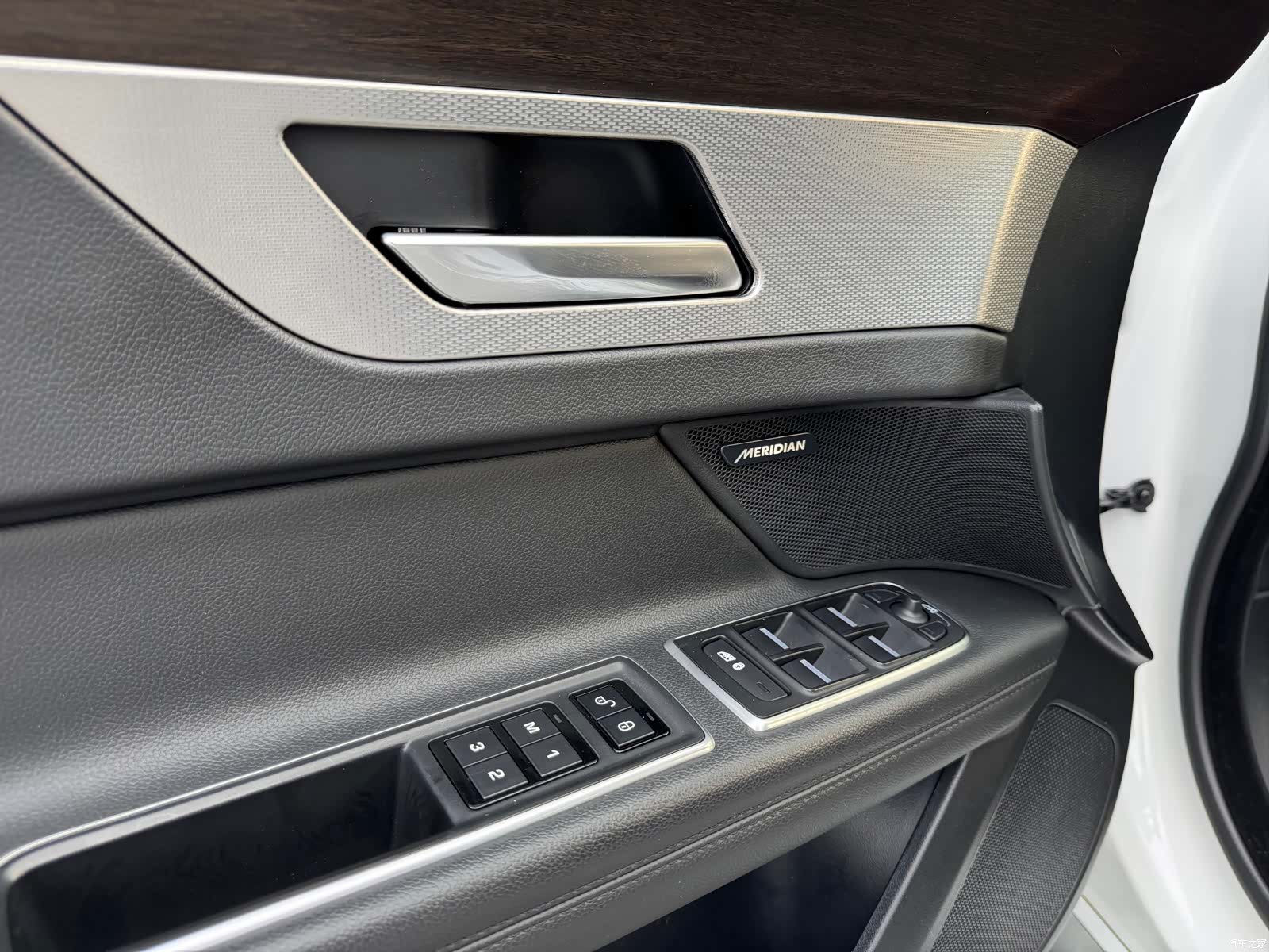 Land Rover XFL, 2018 18