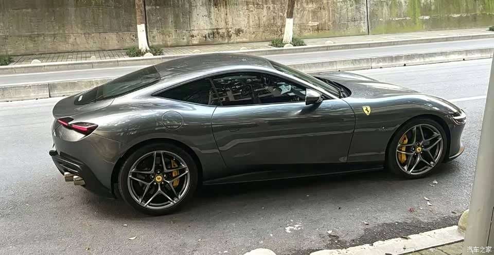 Ferrari Roma, 2021 3