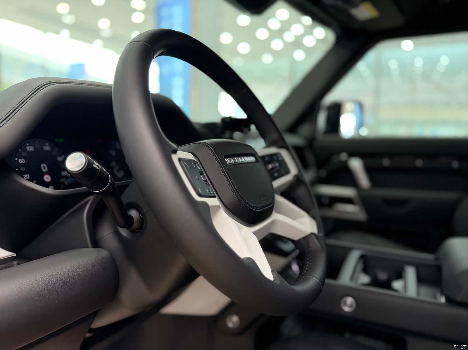 Land Rover Defender, 2024 16