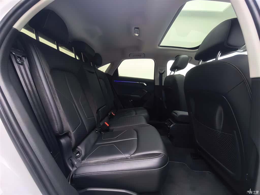 Audi Q3, 2022 10