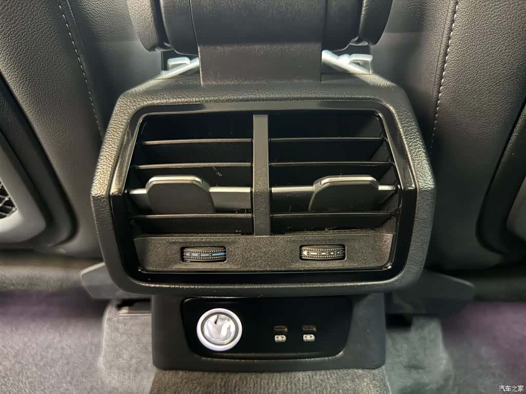 Audi Q3, 2023 16