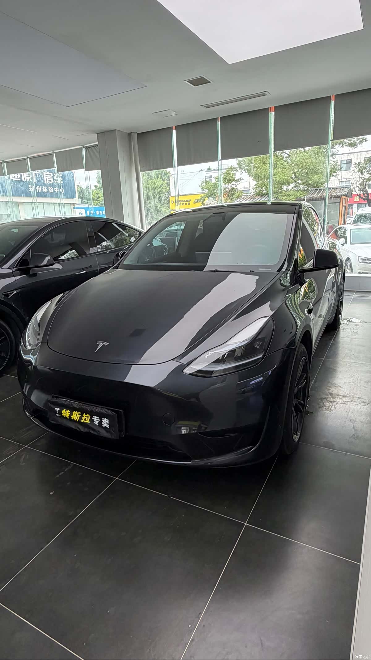 Tesla Model Y, 2024 1