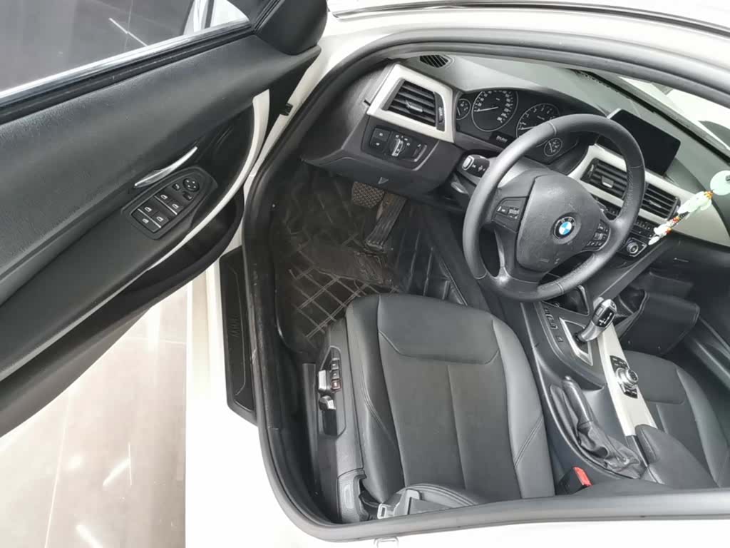 BMW 3 Series, 2016 16