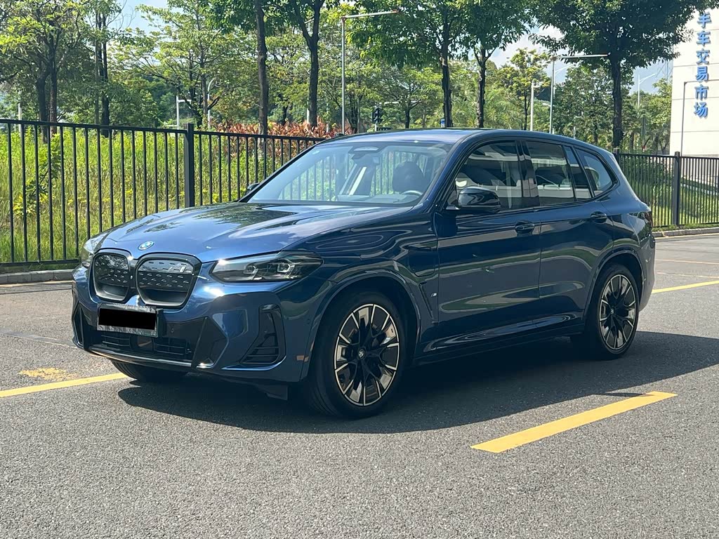 BMW iX3