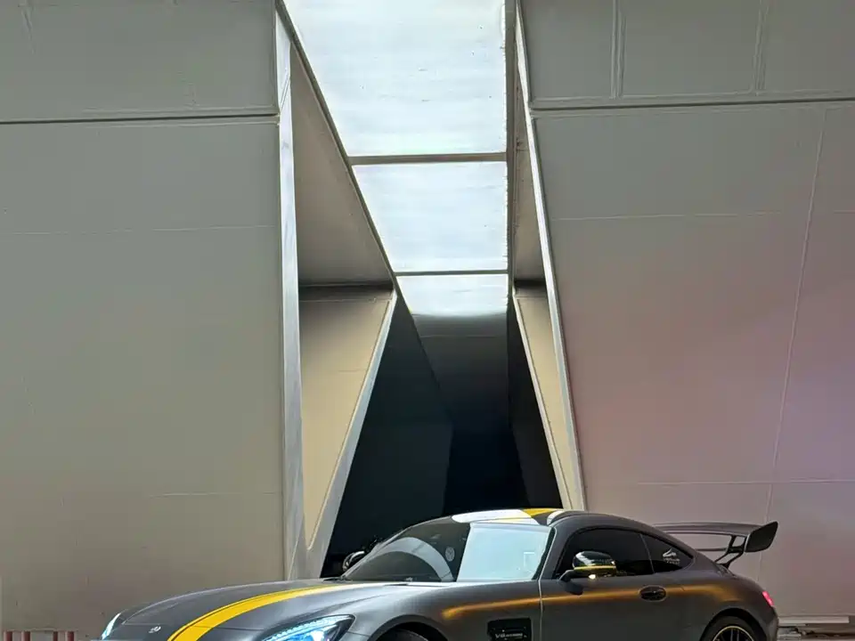Mercedes-Benz AMG GT Mercedes-Benz AMG GT