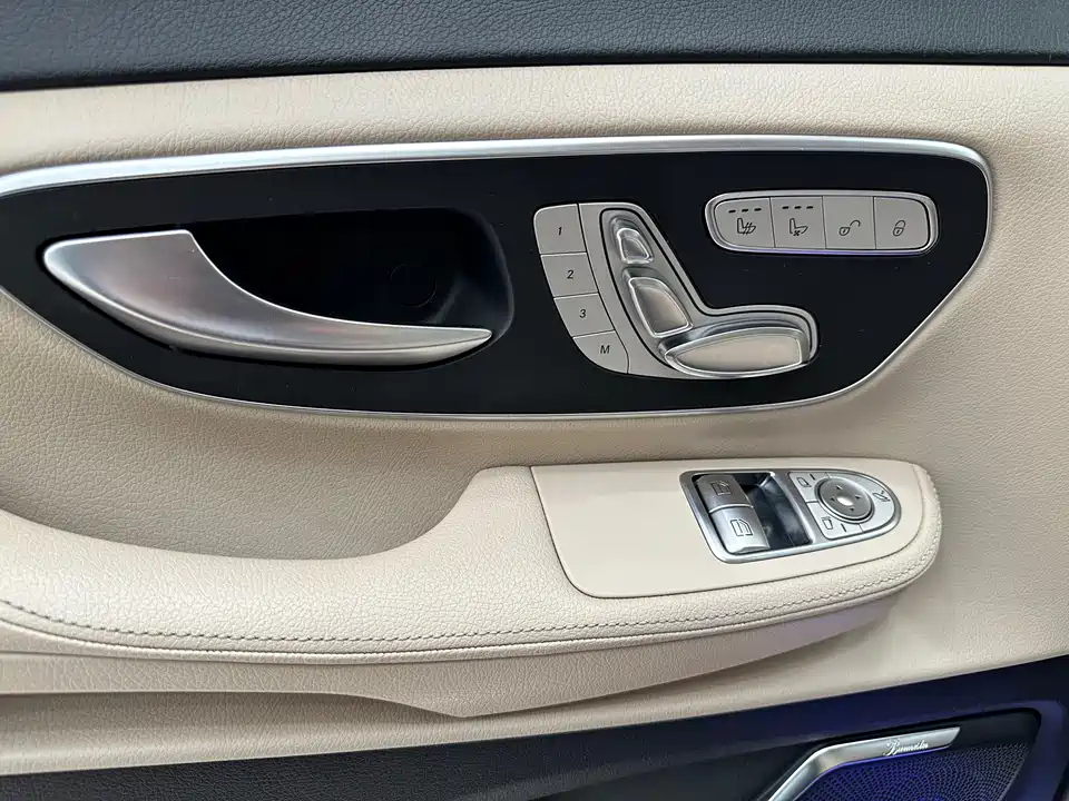 Mercedes-Benz V-class