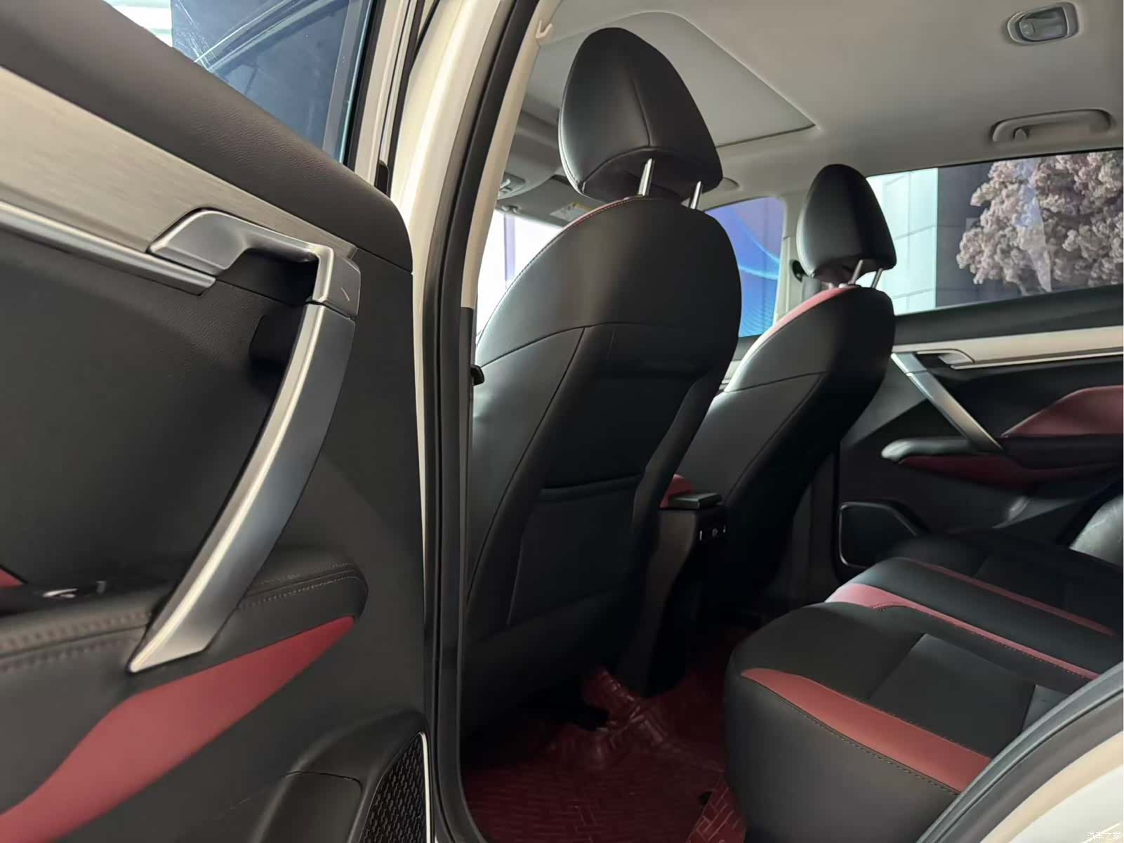 Geely Coolray, 2022 13