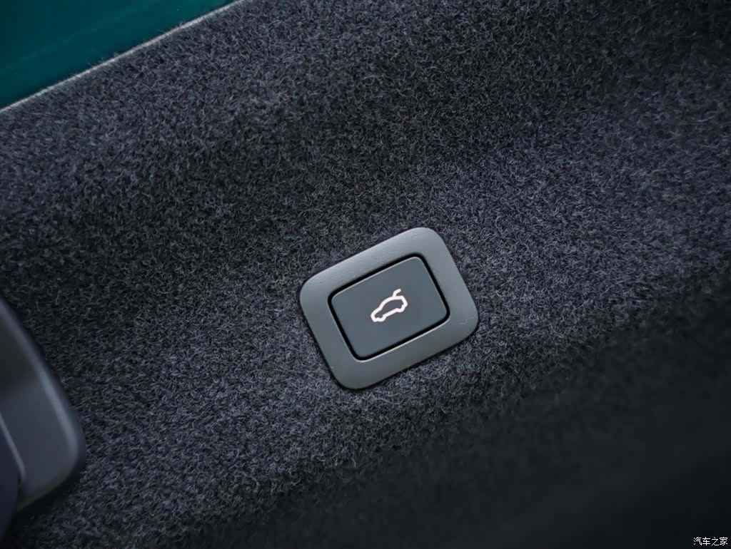 Xiaomi SU7, 2025 44