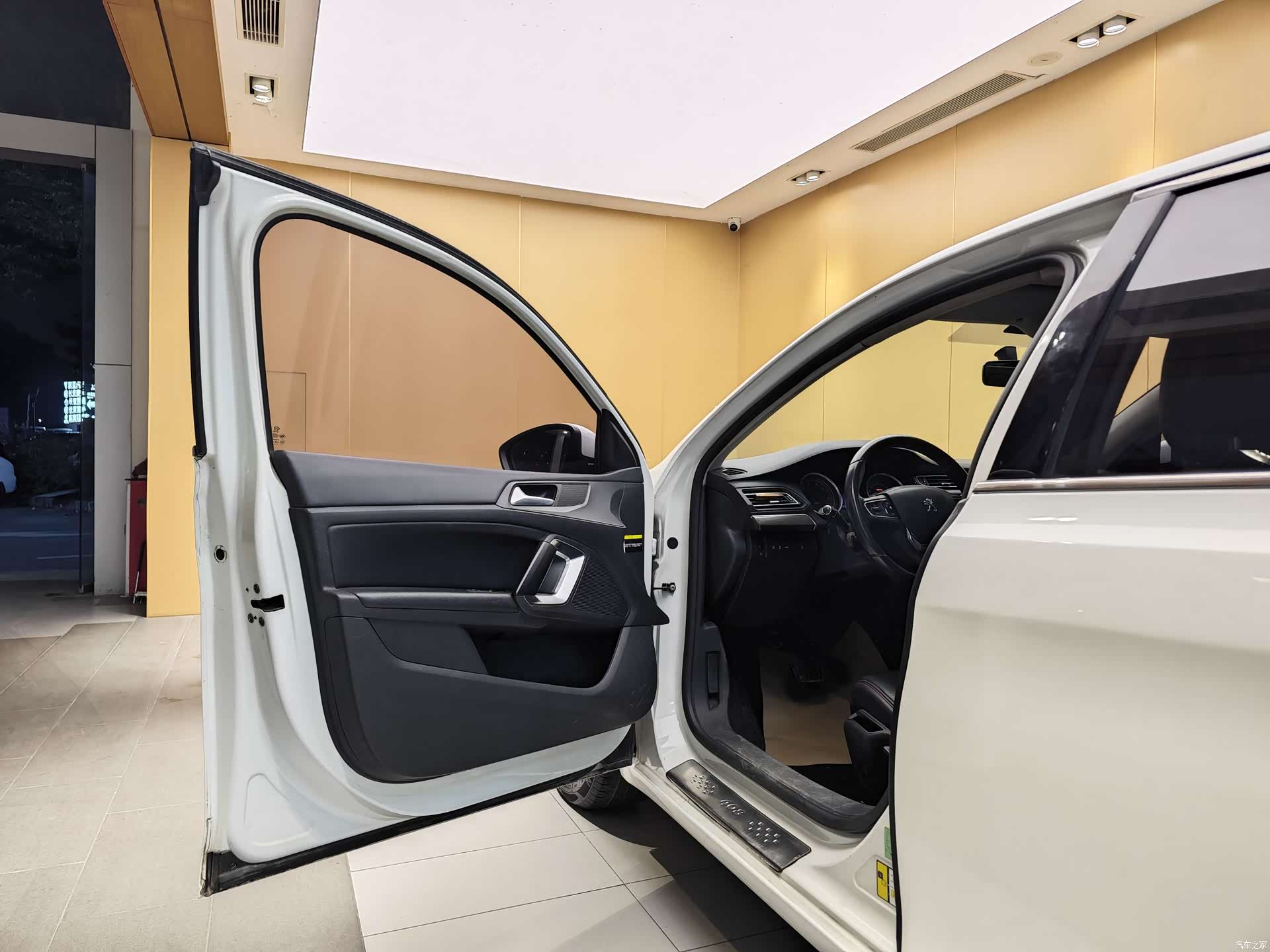 Peugeot 408, 2016 8