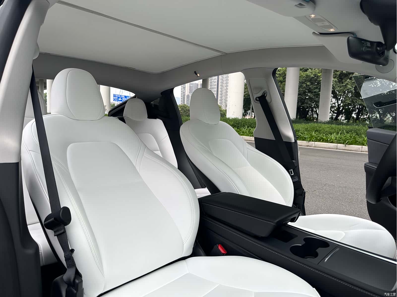 Tesla Model Y, 2023 11