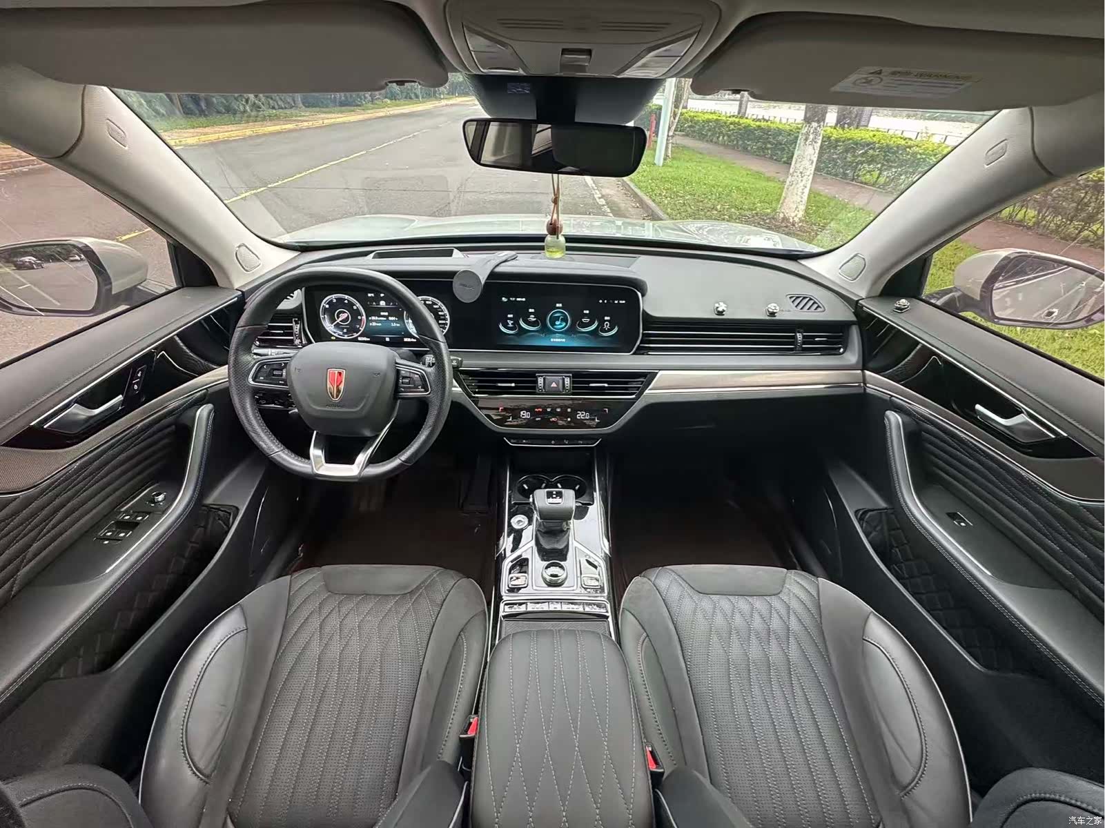 Hongqi HS5, 2022 7
