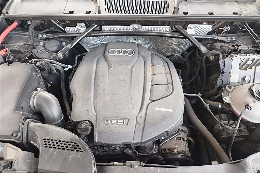 Audi Q5L, 2020 10