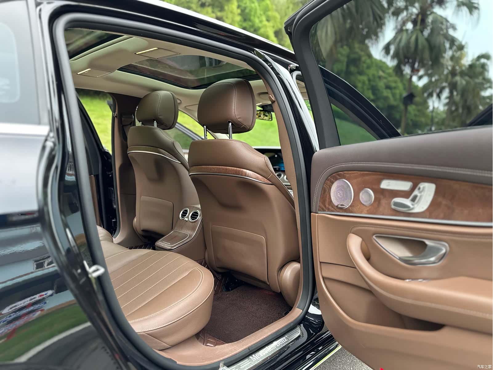 Mercedes-Benz E-Class, 2023 12