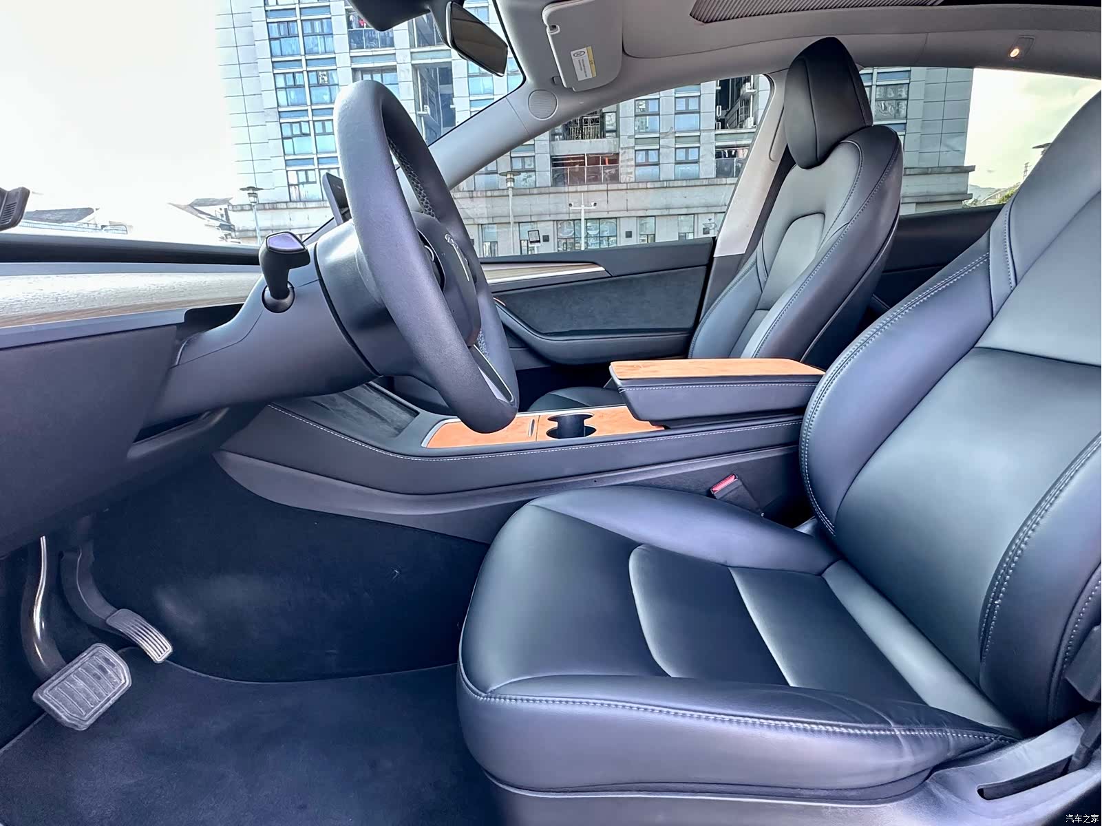 Tesla Model Y, 2023 13