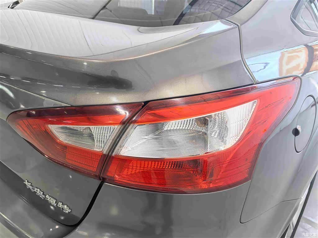 Ford Focus, 2015 11