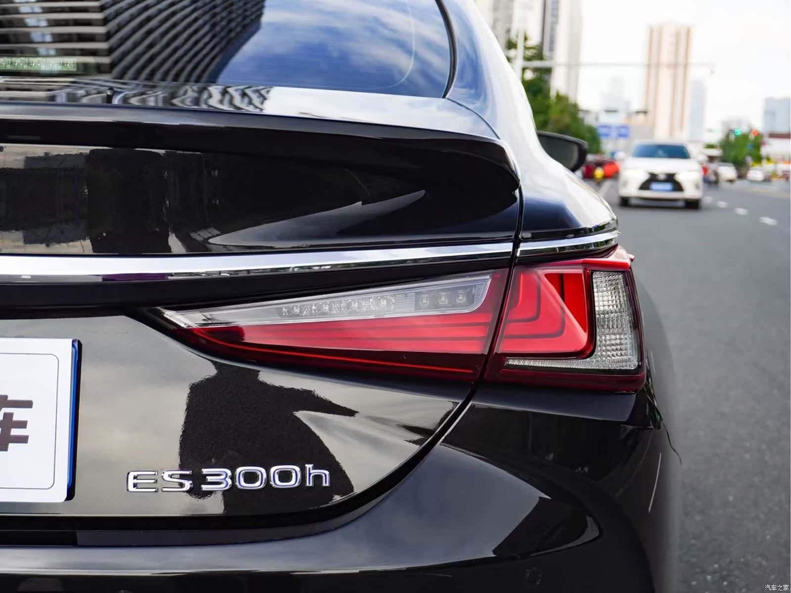 Lexus ES, 2022 все фото