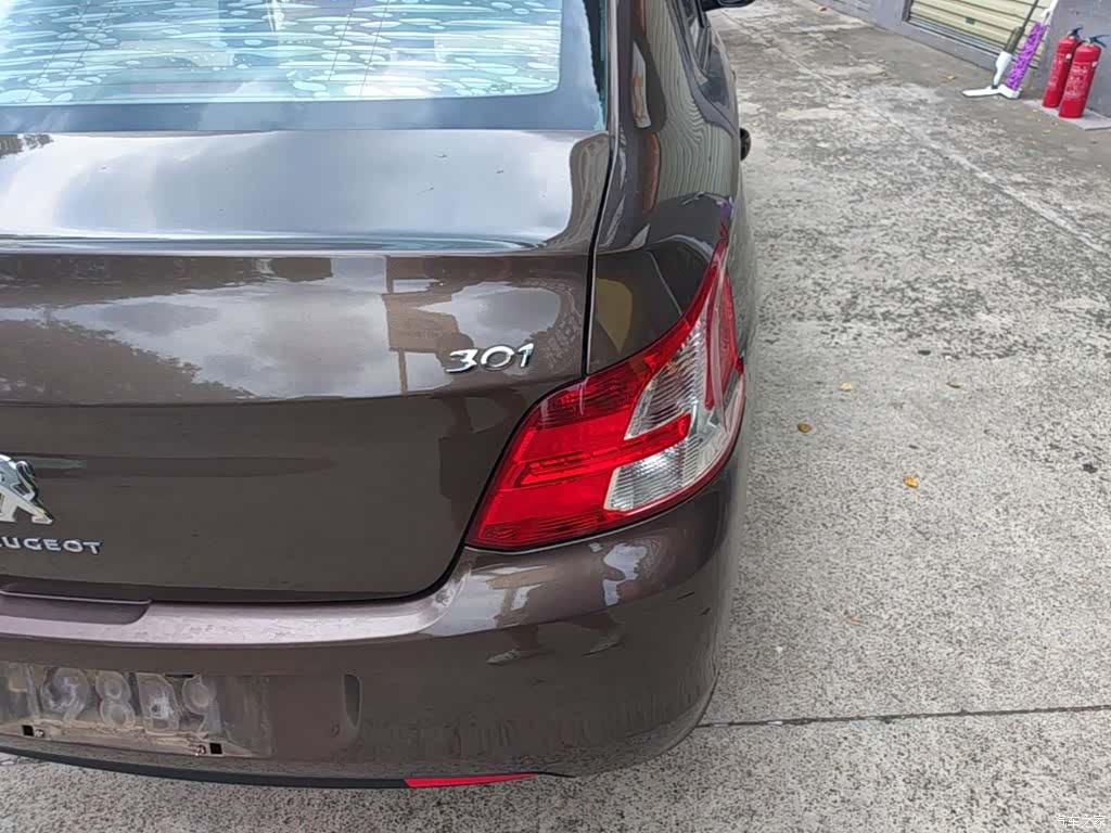 Peugeot 301, 2015 8
