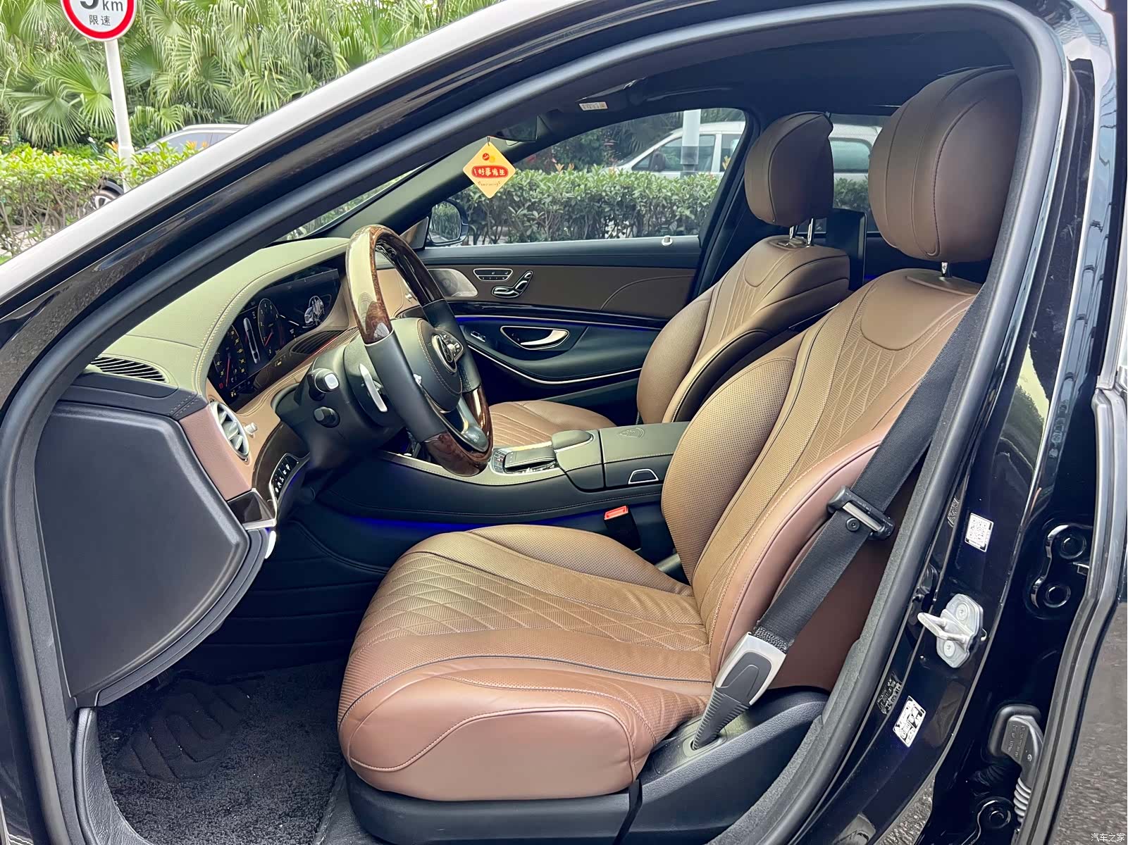 Maybach S-Class, 2019 4