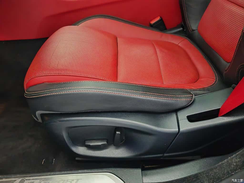 Jaguar XE, 2017 20