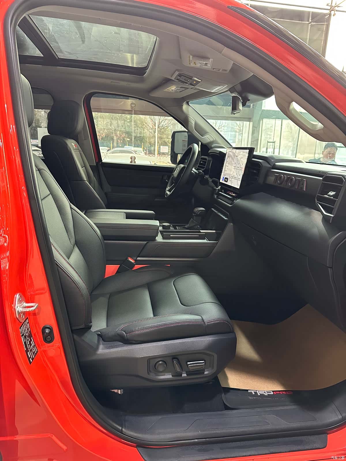 Toyota Sequoia, 2023 18