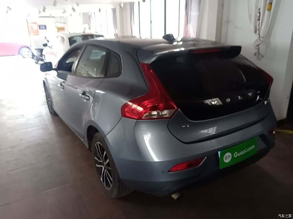 Volvo V40, 2016 все фото