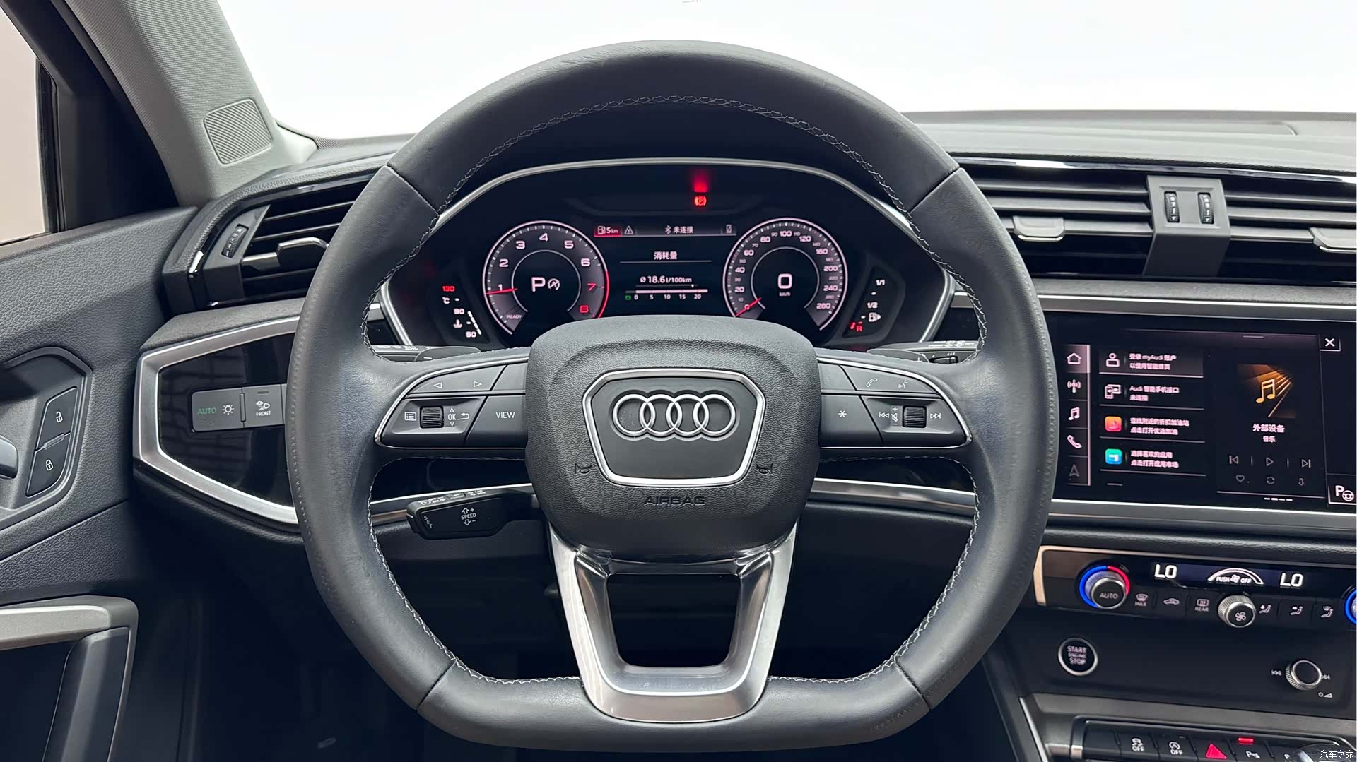 Audi Q3, 2023 11