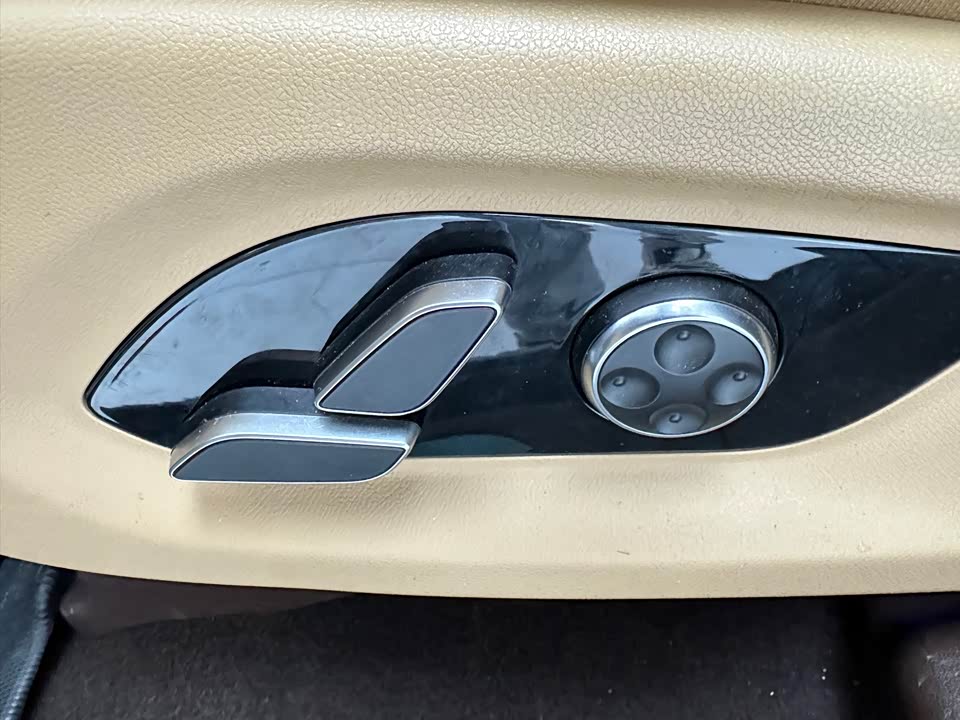 AITO Ask the world M7