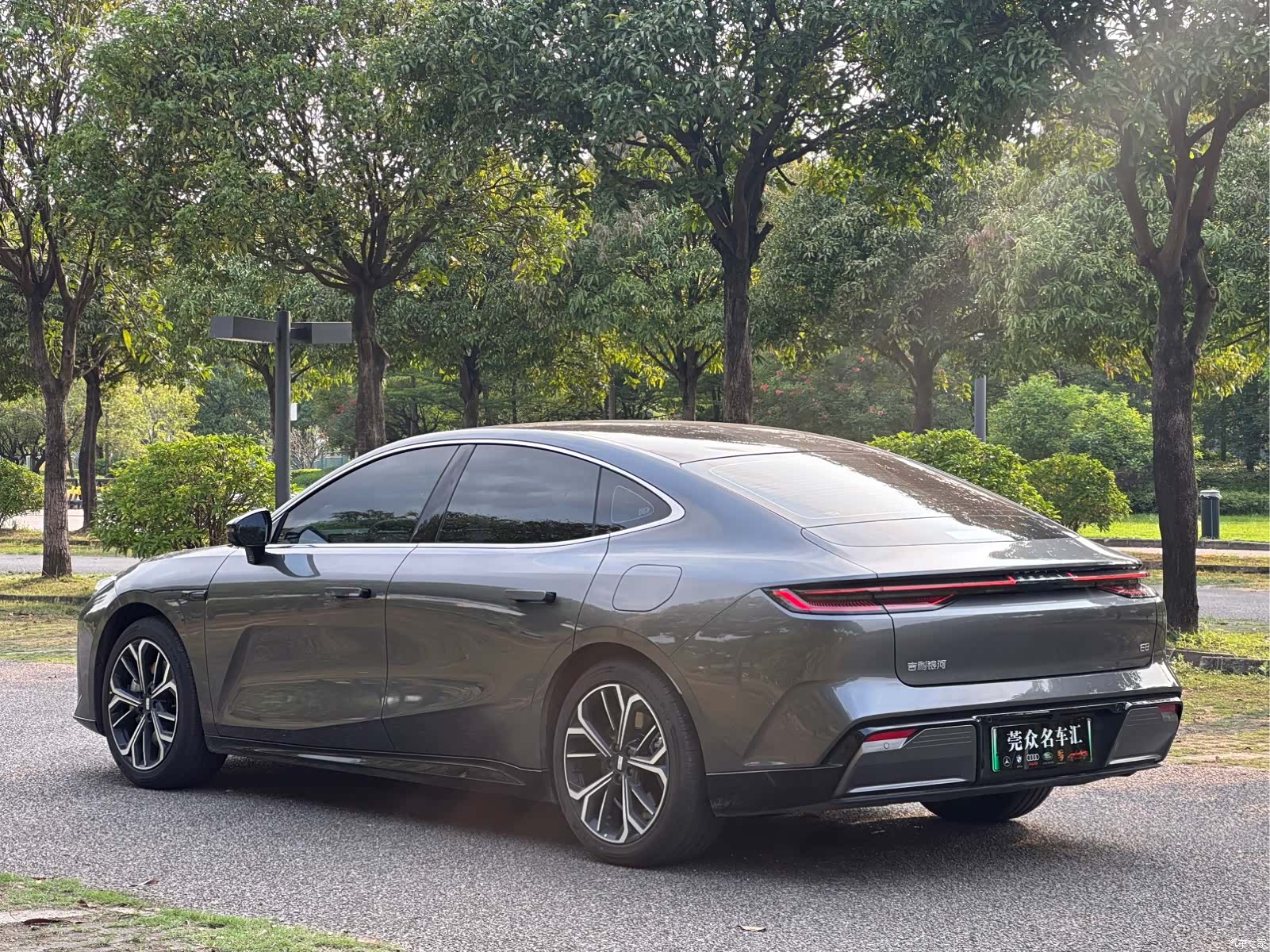 Geely E8, 2026 9