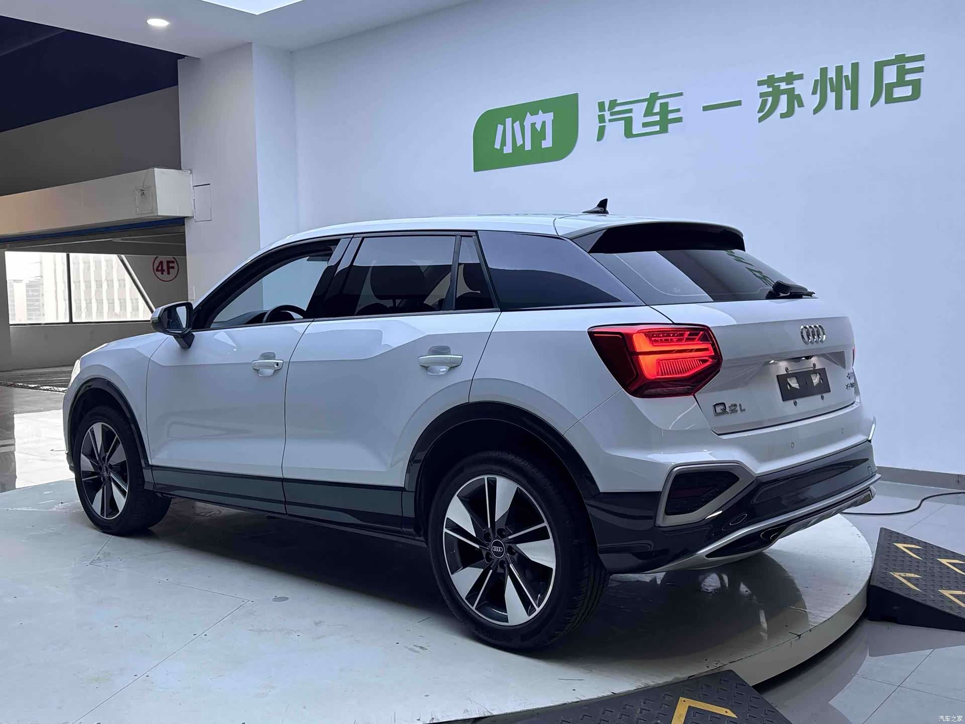 Audi Q2L, 2021 все фото
