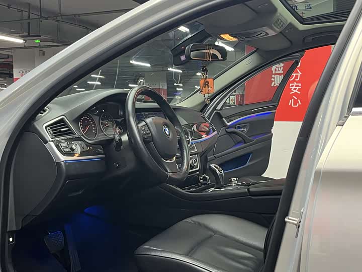 BMW 5 Series, 2011 года фото 8