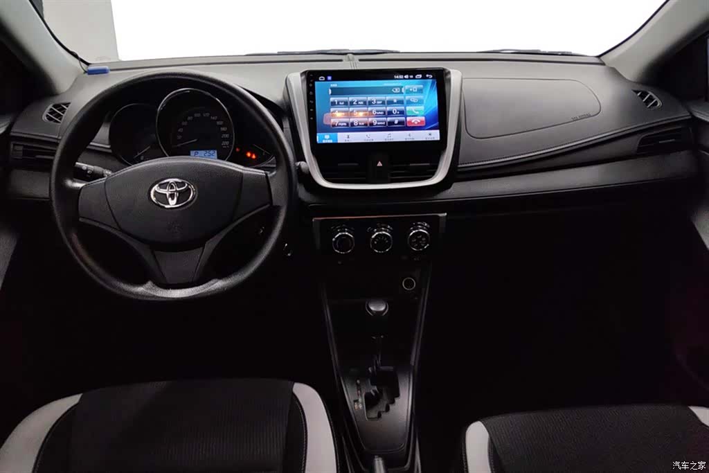 Toyota YARiS L, 2020 12