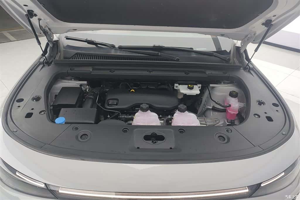 Leapmotor C10, 2025 10