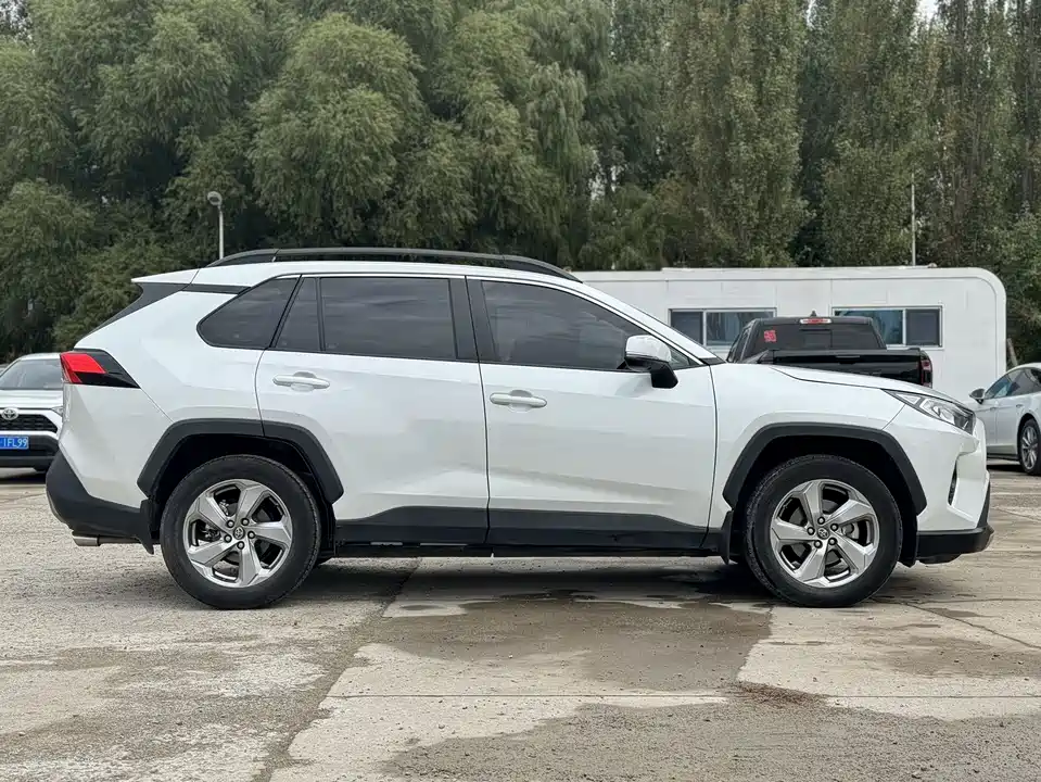 Toyota RAV4 Rongfang