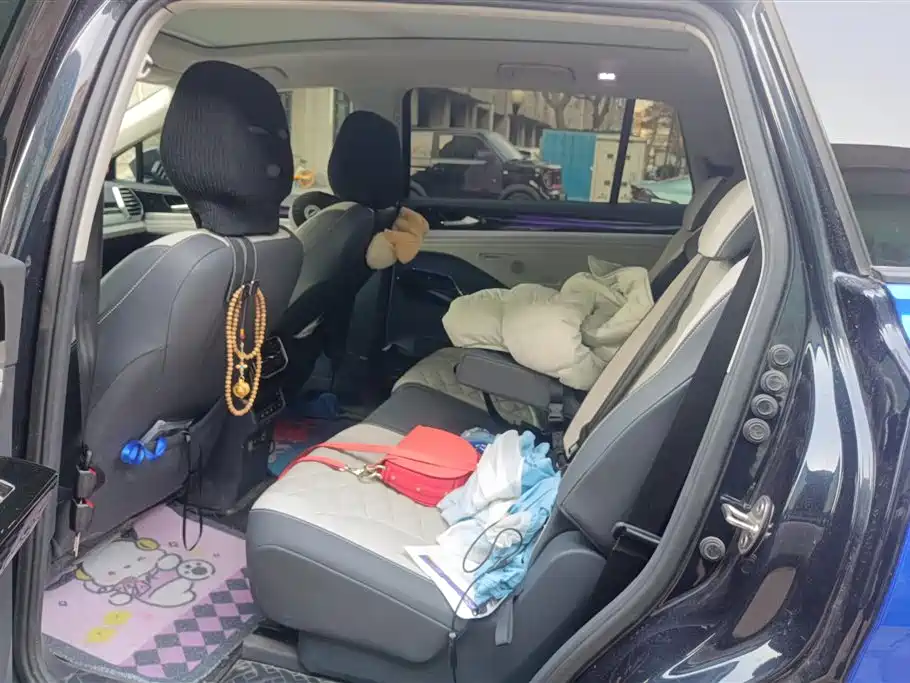 Volkswagen ID.6 CROZZ