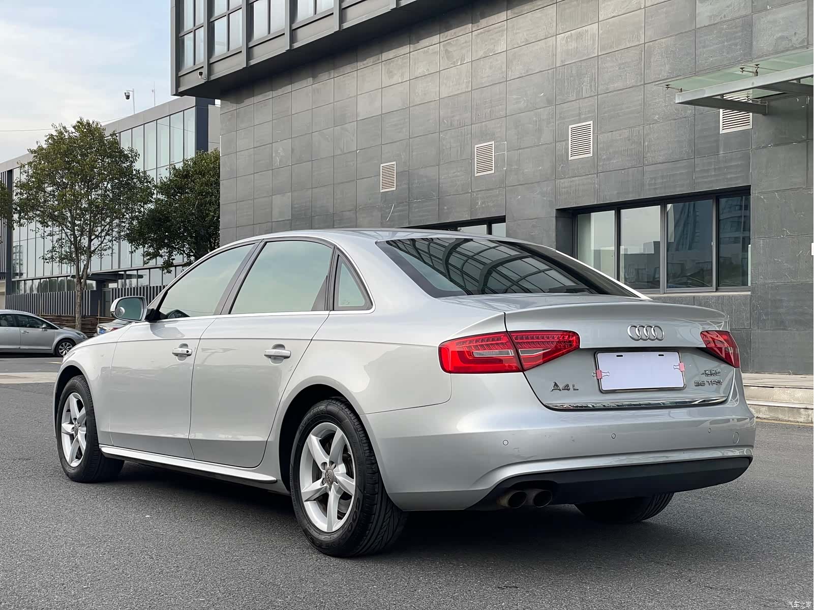Audi A4L, 2014 13