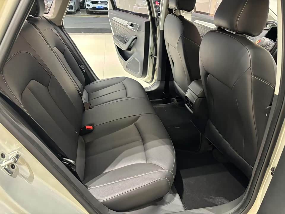 Roewe i6 Roewe i6