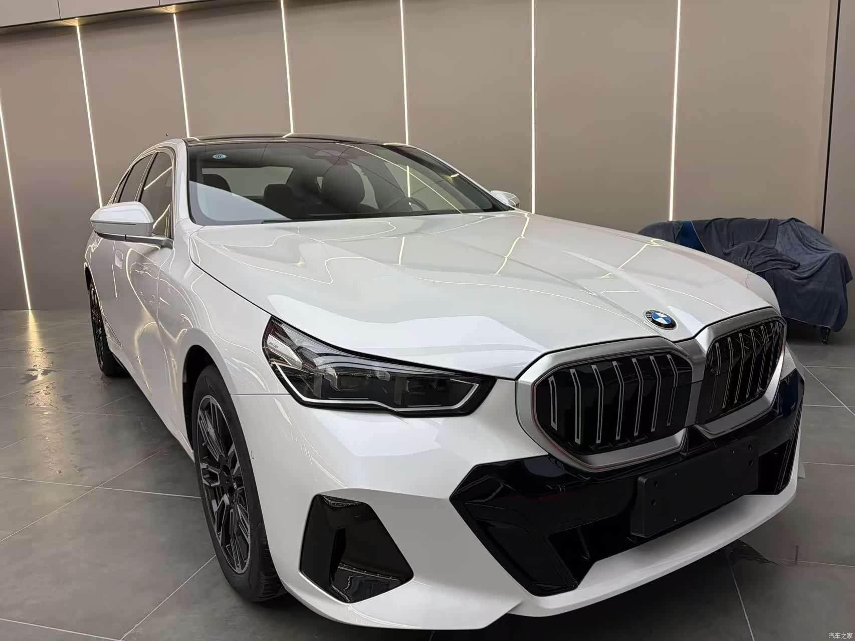 BMW 5 Series, 2026 3