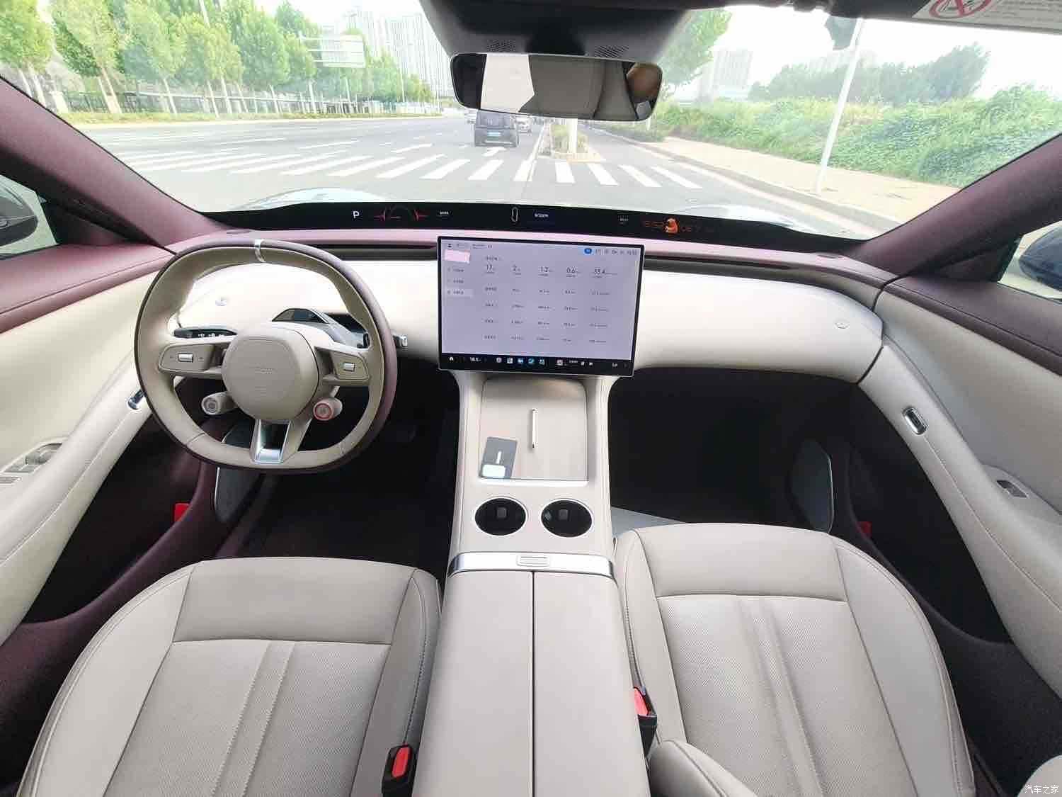 Xiaomi YU7, 2025 11