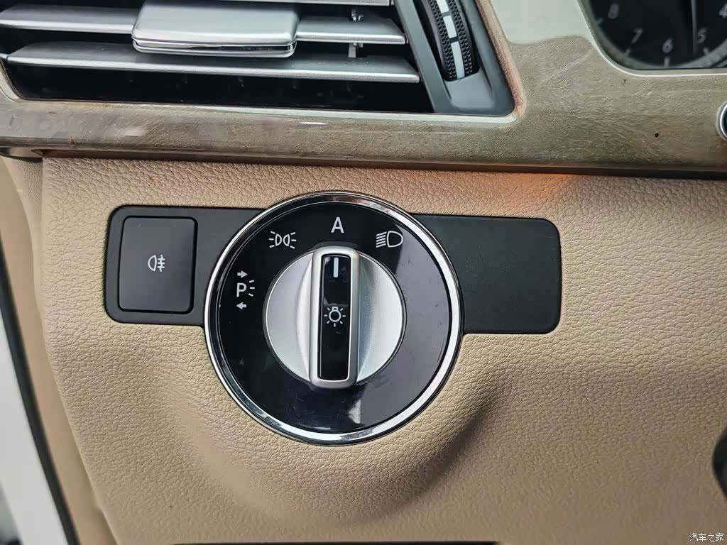 Mercedes-Benz E-Class, 2010 21