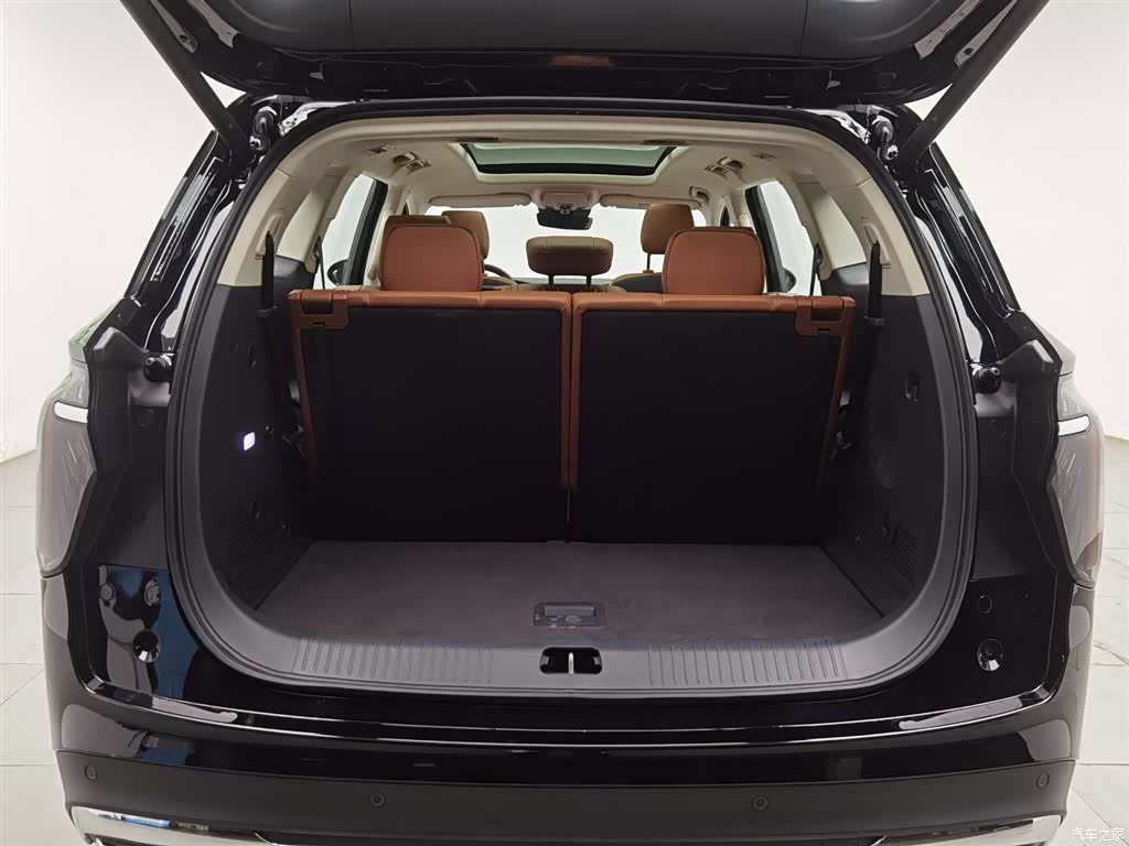 Hongqi HS7, 2025 16