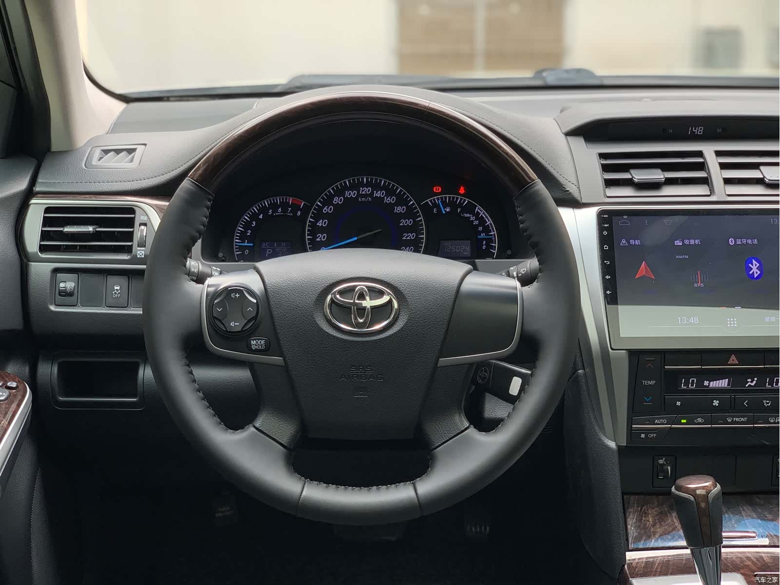 Toyota Camry, 2015 10