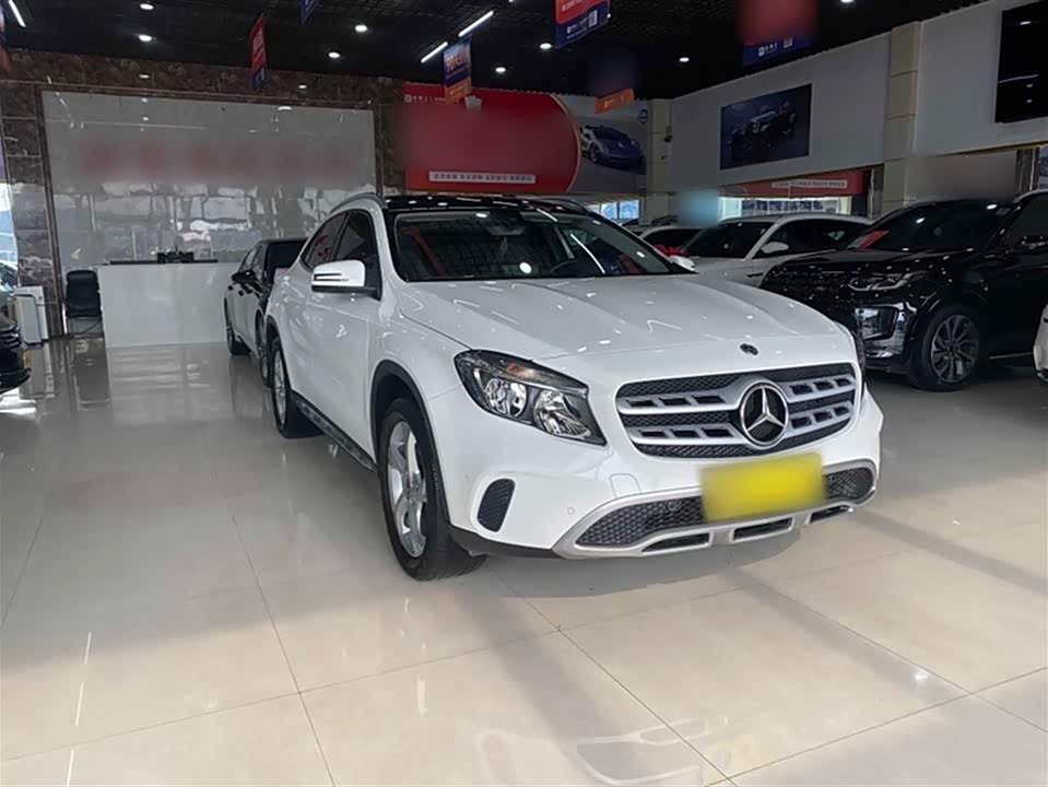 Mercedes-Benz GLA