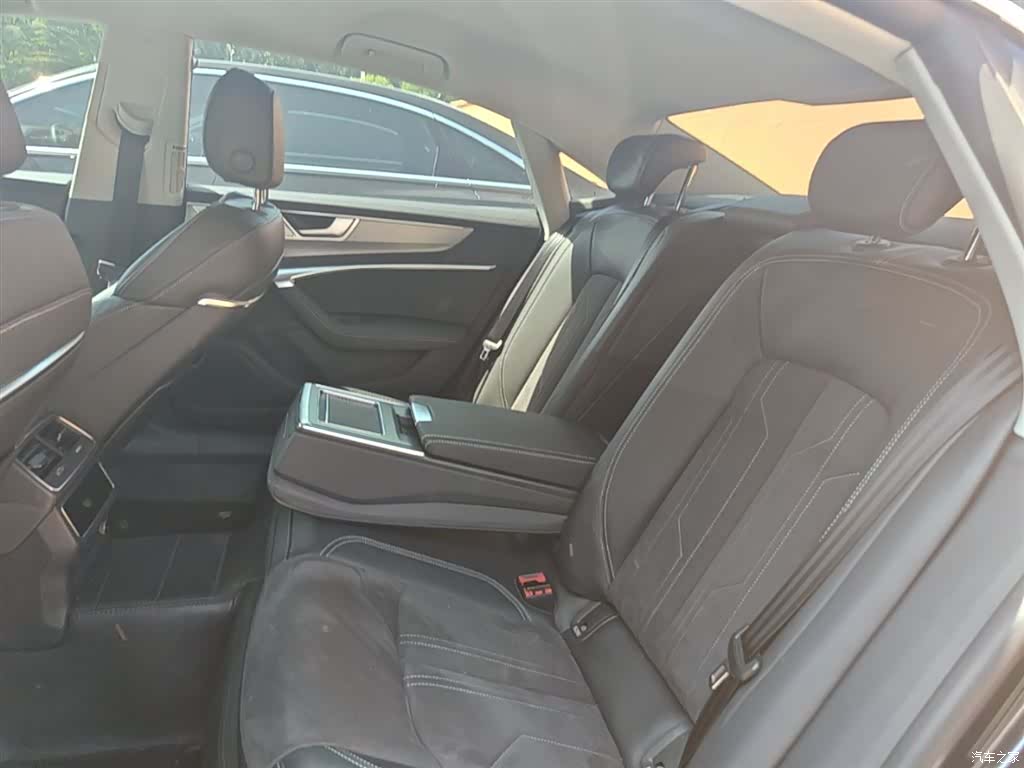 Audi A7L, 2024 17