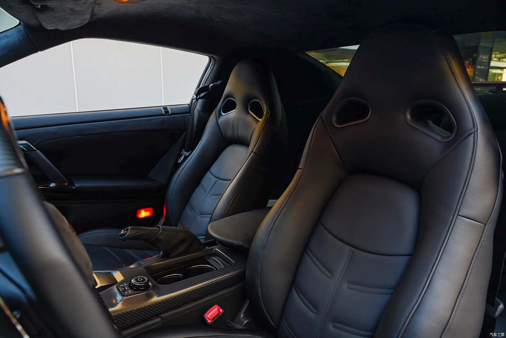 Nissan GT-R, 2018 13