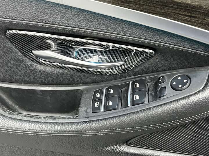 BMW 5 Series, 2011 года фото 12