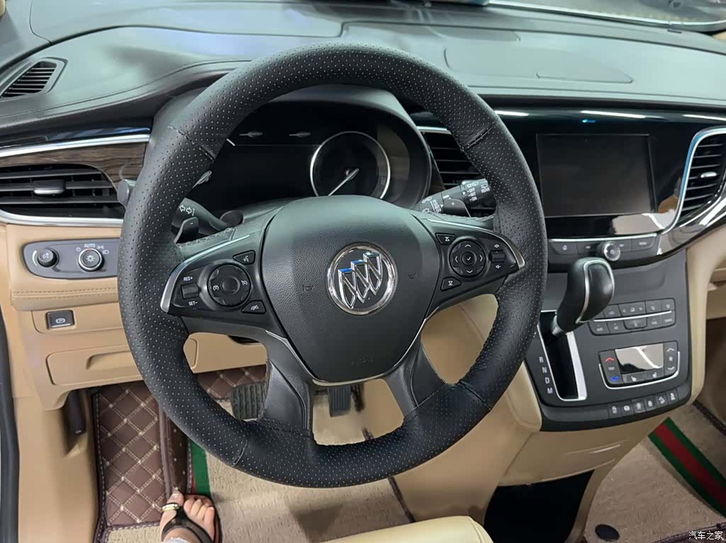 Buick GL8, 2017 3