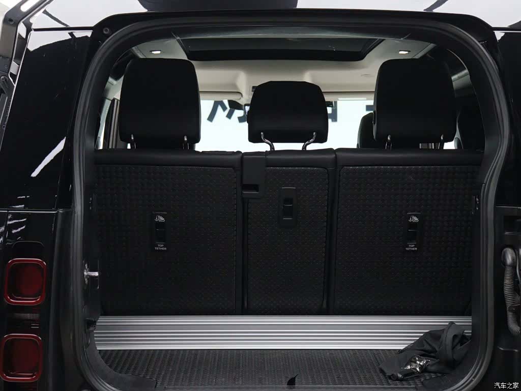Land Rover Defender, 2022 10