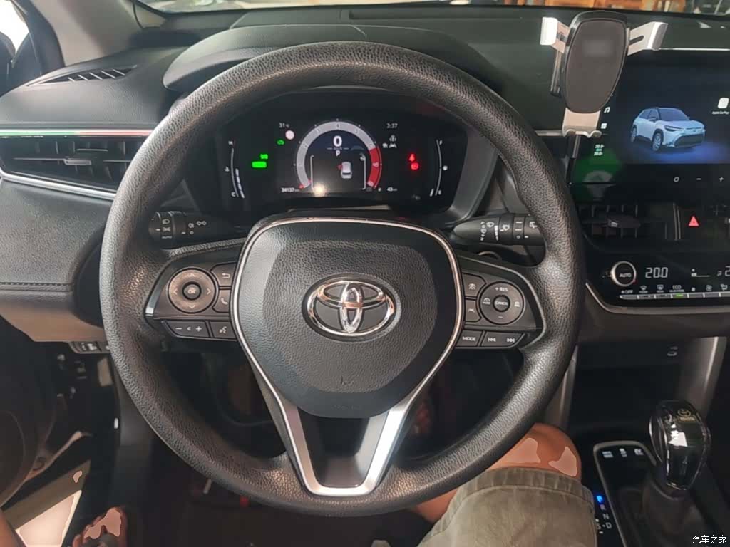 Toyota Frontlander, 2024 11