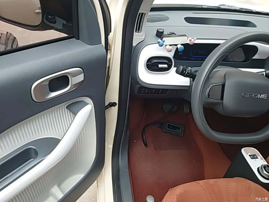 Geely Panda, 2025 16