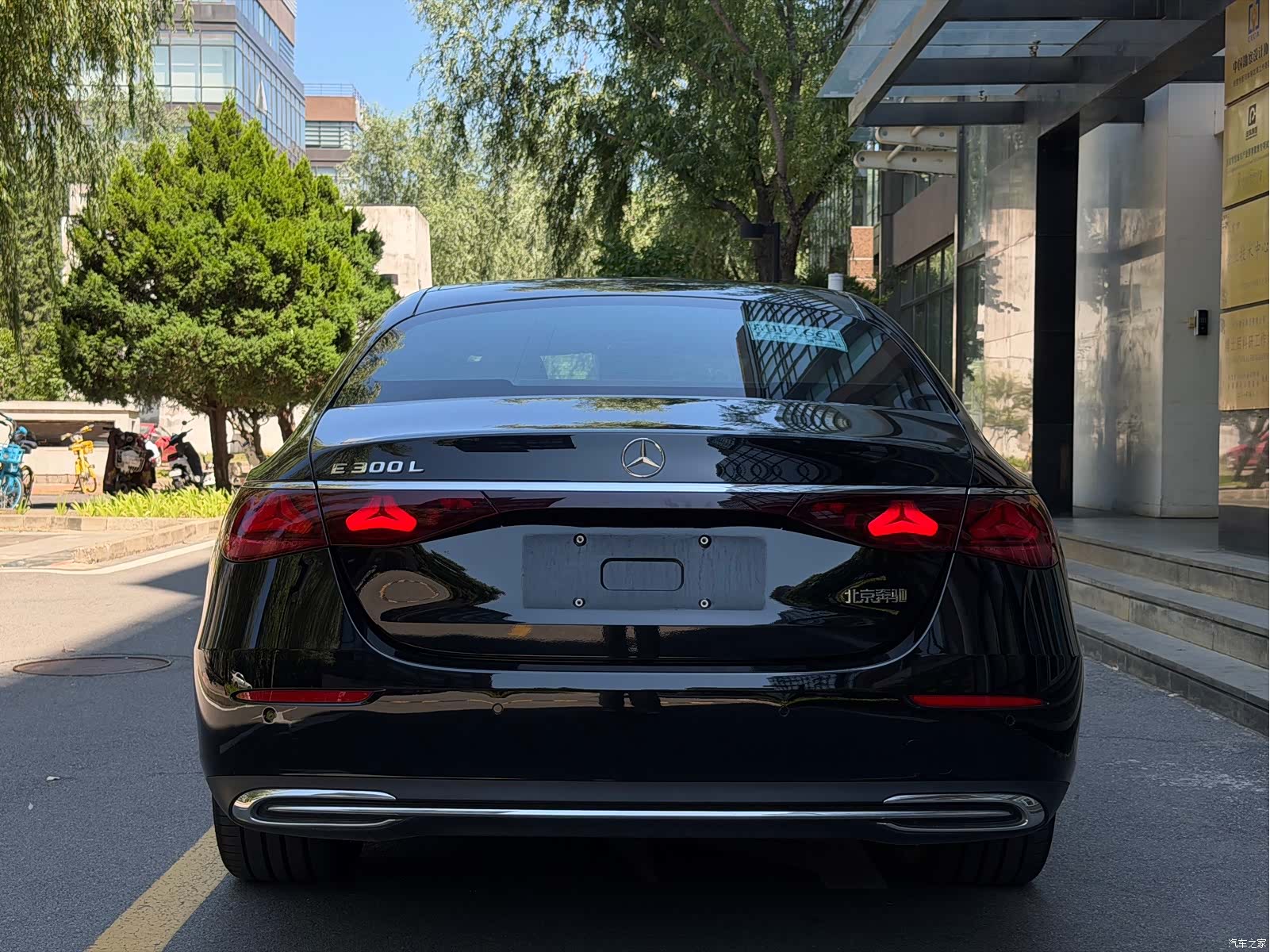 Mercedes-Benz E-Class, 2024 6